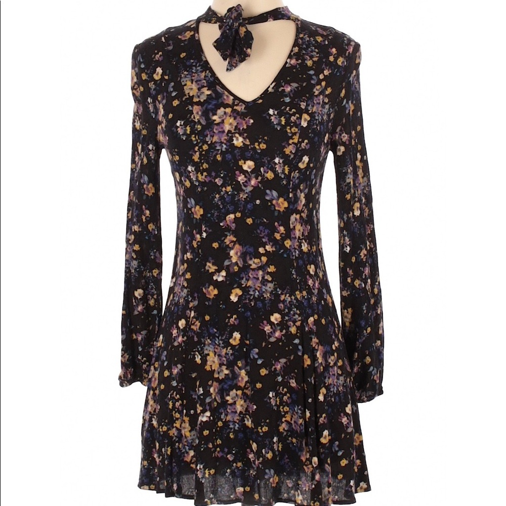 Floral tie choker dress